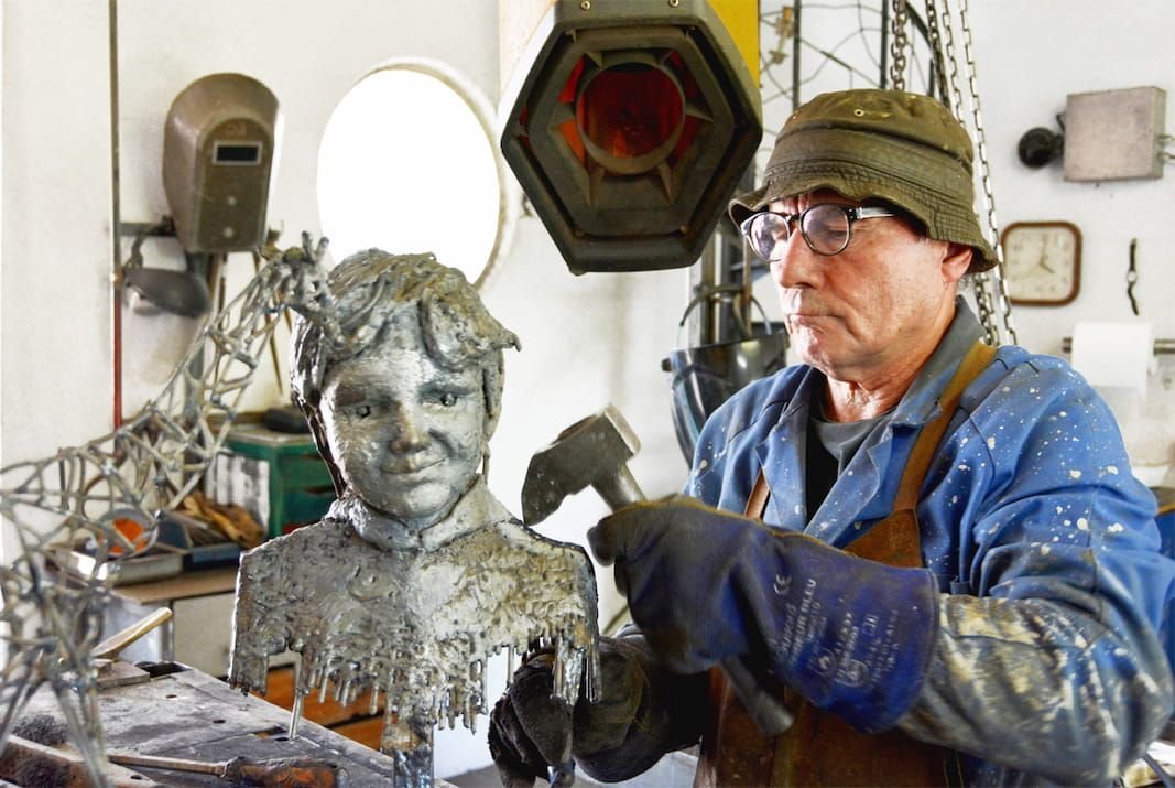 Portrait corporate d'un artisan sculpteur en Provence